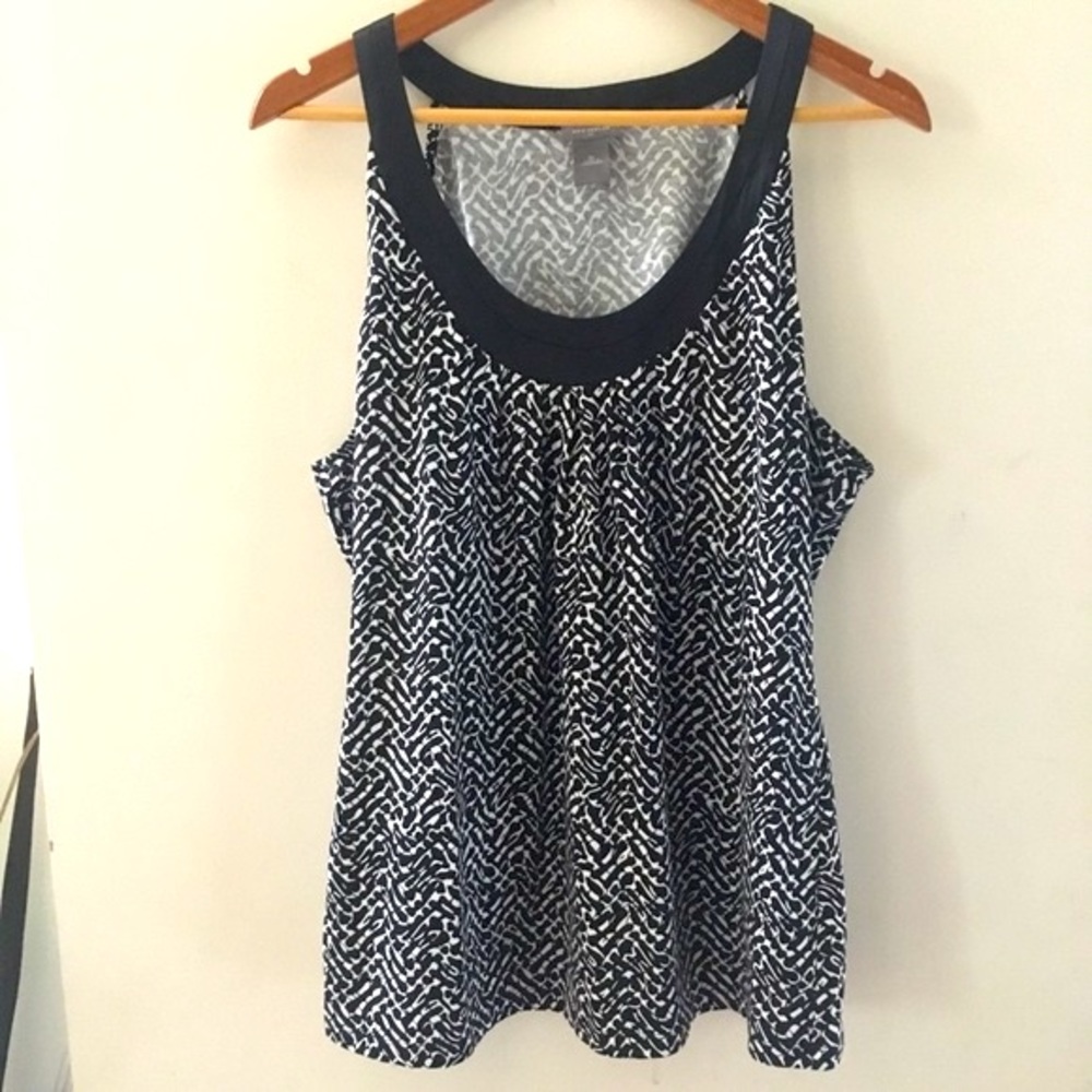 ANN TAYLOR black and white tank